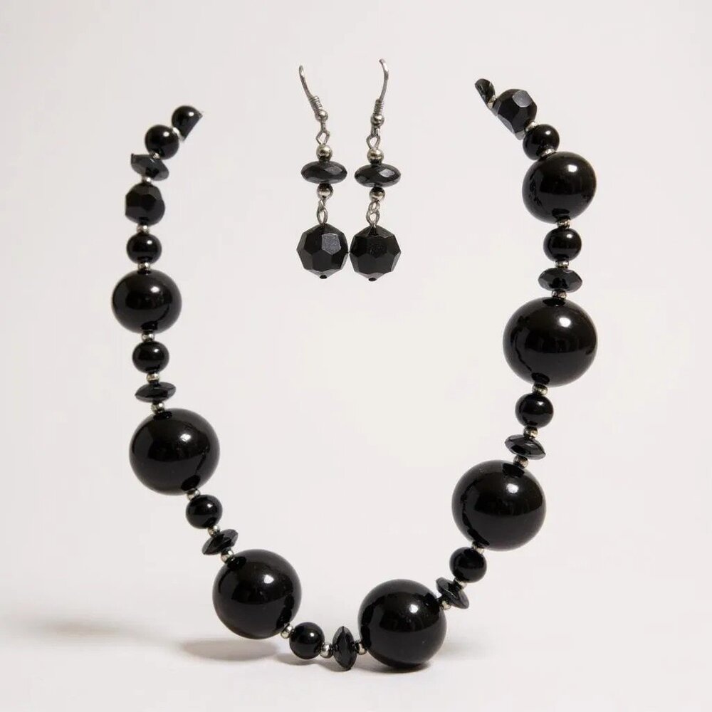 Black Lucite Bead Silver Tone Small Bead Gradual Necklace Earring Set